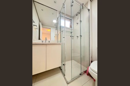 Apartamento à venda com 156m², 3 quartos e 3 vagas Apartamento à venda com 156m², 3 quartos e 3 vagasBanheiro da Suíte 1