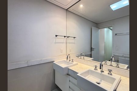 Apartamento à venda com 156m², 3 quartos e 3 vagas Apartamento à venda com 156m², 3 quartos e 3 vagasBanheiro da Suíte 2