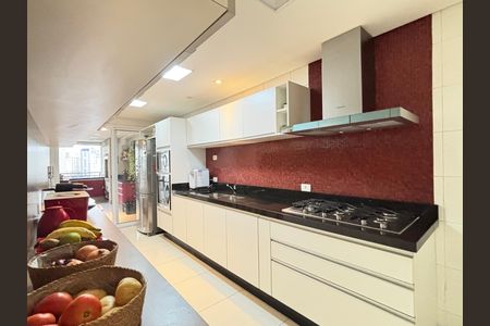 Apartamento à venda com 156m², 3 quartos e 3 vagas Apartamento à venda com 156m², 3 quartos e 3 vagasCozinha
