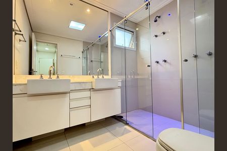 Apartamento à venda com 156m², 3 quartos e 3 vagas Apartamento à venda com 156m², 3 quartos e 3 vagasBanheiro da Suíte 2