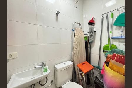 Apartamento à venda com 156m², 3 quartos e 3 vagas Apartamento à venda com 156m², 3 quartos e 3 vagasBanheiro de serviço