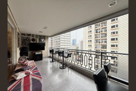 Apartamento à venda com 156m², 3 quartos e 3 vagas Apartamento à venda com 156m², 3 quartos e 3 vagasVaranda