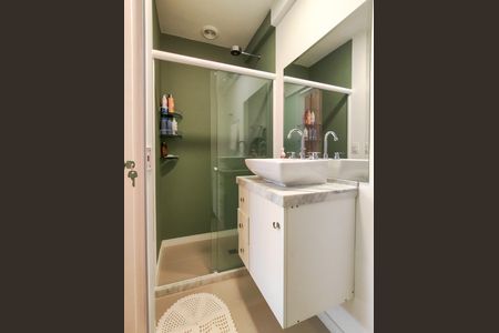 Apartamento à venda com 96m², 3 quartos e 1 vaga Apartamento à venda com 96m², 3 quartos e 1 vagaBanheiro da Suíte