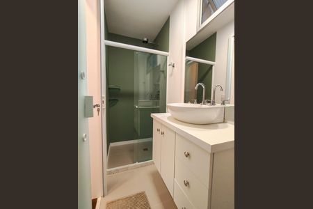 Apartamento à venda com 96m², 3 quartos e 1 vaga Apartamento à venda com 96m², 3 quartos e 1 vagaBanheiro Corredor