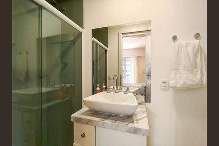 Apartamento à venda com 96m², 3 quartos e 1 vaga Apartamento à venda com 96m², 3 quartos e 1 vagaBanheiro da Suíte