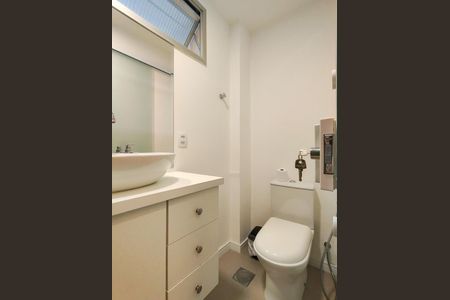 Apartamento à venda com 96m², 3 quartos e 1 vaga Apartamento à venda com 96m², 3 quartos e 1 vagaBanheiro Corredor