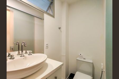 Apartamento à venda com 96m², 3 quartos e 1 vaga Apartamento à venda com 96m², 3 quartos e 1 vagaBanheiro Corredor