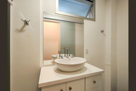 Apartamento à venda com 96m², 3 quartos e 1 vaga Apartamento à venda com 96m², 3 quartos e 1 vagaBanheiro Corredor