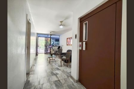 Apartamento à venda com 96m², 3 quartos e 1 vaga Apartamento à venda com 96m², 3 quartos e 1 vagaFachada e portaria