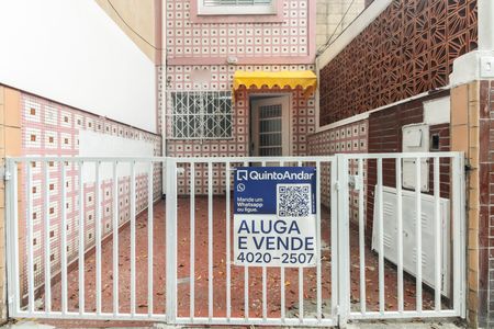 Casa para alugar com 90m², 2 quartos e 1 vagaFachada - Placa Código LDNB-46