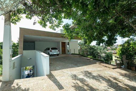 Casa de condomínio para alugar com 389m², 4 quartos e 4 vagas Casa de condomínio para alugar com 389m², 4 quartos e 4 vagasFRENTE DA CASA