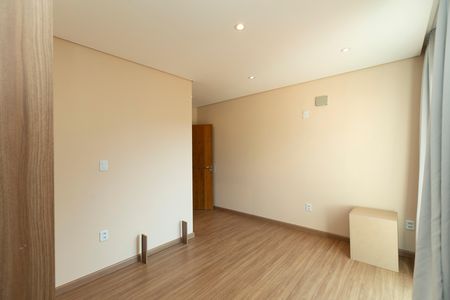 Casa de condomínio para alugar com 389m², 4 quartos e 4 vagas Casa de condomínio para alugar com 389m², 4 quartos e 4 vagasQUARTO 1 SUITE