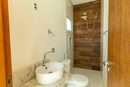Casa de condomínio para alugar com 389m², 4 quartos e 4 vagas Casa de condomínio para alugar com 389m², 4 quartos e 4 vagasBANHEIRO SALA DE JANTAR