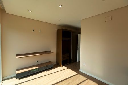 Casa de condomínio para alugar com 389m², 4 quartos e 4 vagas Casa de condomínio para alugar com 389m², 4 quartos e 4 vagasQUARTO 1 SUITE