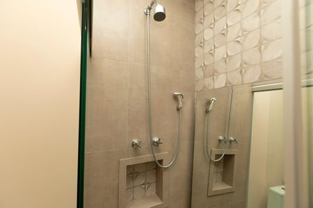 Casa de condomínio para alugar com 389m², 4 quartos e 4 vagas Casa de condomínio para alugar com 389m², 4 quartos e 4 vagasBANHEIRO SUITE 2