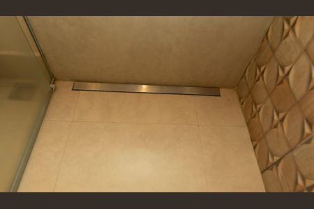 Casa de condomínio para alugar com 389m², 4 quartos e 4 vagas Casa de condomínio para alugar com 389m², 4 quartos e 4 vagasBANHEIRO SUITE 1