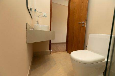 Casa de condomínio para alugar com 389m², 4 quartos e 4 vagas Casa de condomínio para alugar com 389m², 4 quartos e 4 vagasBANHEIRO SUITE 1