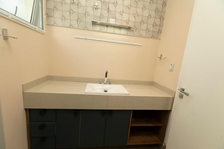 Casa de condomínio para alugar com 389m², 4 quartos e 4 vagas Casa de condomínio para alugar com 389m², 4 quartos e 4 vagasBANHEIRO SUITE 2