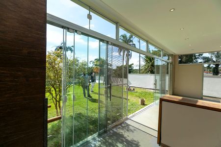 Casa de condomínio para alugar com 389m², 4 quartos e 4 vagas Casa de condomínio para alugar com 389m², 4 quartos e 4 vagasCHURRASQUEIRA