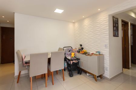 Sala de apartamento para alugar com 3 quartos, 69m² em Vila Carmosina, São Paulo