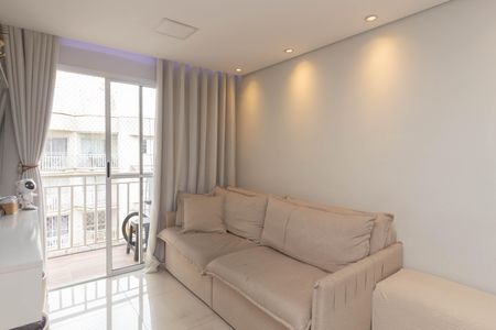 Sala de apartamento para alugar com 3 quartos, 69m² em Vila Carmosina, São Paulo
