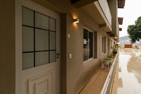 Casa de condomínio à venda com 82m², 2 quartos e 2 vagasFachada