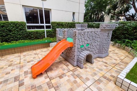 Apartamento à venda com 90m², 3 quartos e 2 vagasÁrea comum - Playground