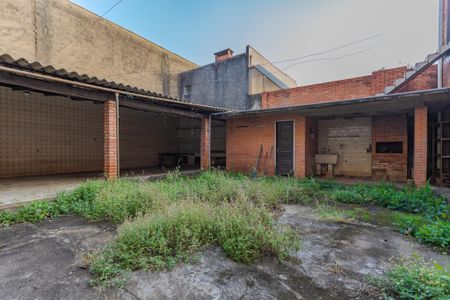 Quintal de casa à venda com 2 quartos, 164m² em Santa Maria Goretti, Porto Alegre
