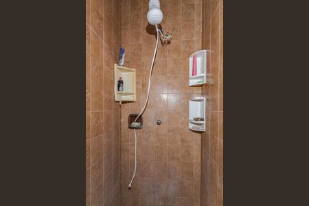 Banheiro de casa à venda com 2 quartos, 164m² em Santa Maria Goretti, Porto Alegre