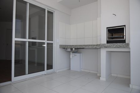 Apartamento para alugar com 135m², 4 quartos e 1 vagaVaranda