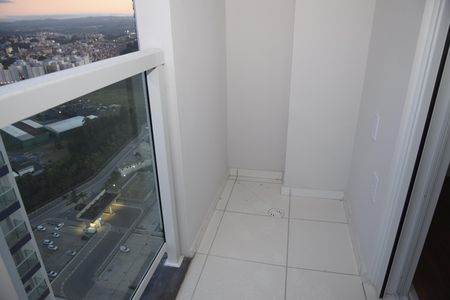 Apartamento para alugar com 135m², 4 quartos e 1 vagaSacada
