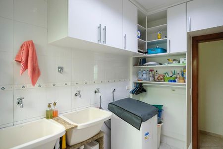 Casa para alugar com 396m², 4 quartos e 6 vagasÁrea de serviço
