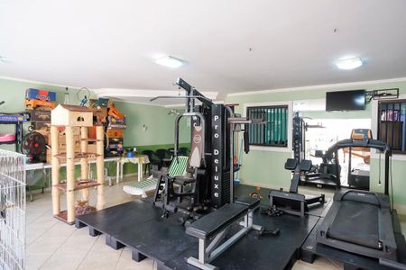 Casa para alugar com 396m², 4 quartos e 6 vagasQuintal