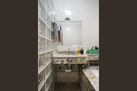 Casa para alugar com 396m², 4 quartos e 6 vagasBanheiro
