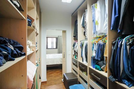 Casa para alugar com 396m², 4 quartos e 6 vagasCloset da suíte 1 