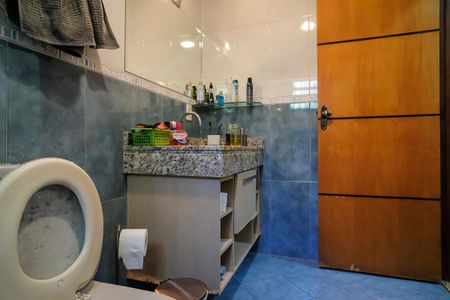 Casa para alugar com 396m², 4 quartos e 6 vagasBanheiro da suíte 2