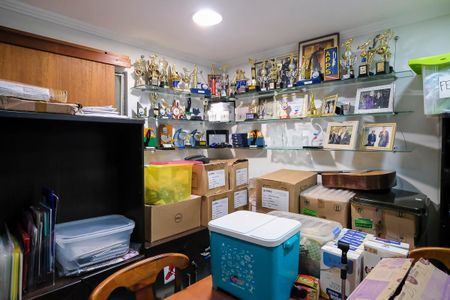 Casa para alugar com 396m², 4 quartos e 6 vagasEscritório 2