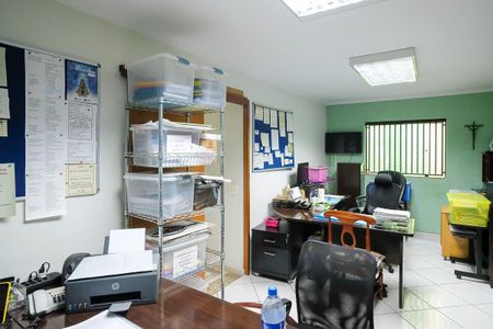 Casa para alugar com 396m², 4 quartos e 6 vagasEscritório 1