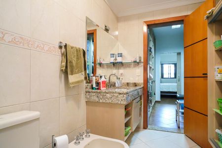 Casa para alugar com 396m², 4 quartos e 6 vagasBanheiro da suíte 1