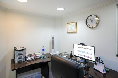 Casa para alugar com 396m², 4 quartos e 6 vagasEscritório 4