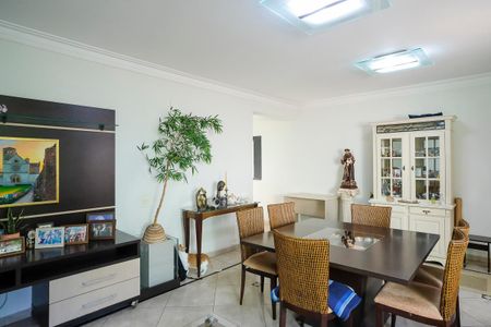 Casa para alugar com 396m², 4 quartos e 6 vagasSala