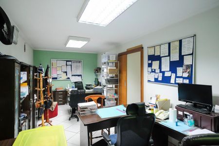 Casa para alugar com 396m², 4 quartos e 6 vagasEscritório 1