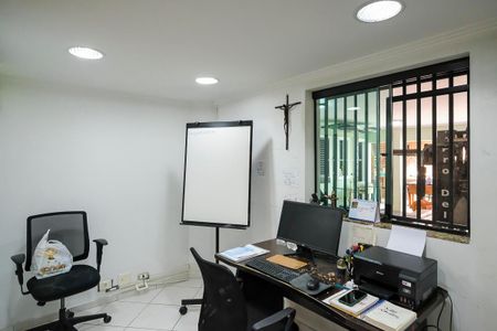 Casa para alugar com 396m², 4 quartos e 6 vagasEscritório 3