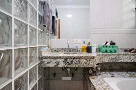 Casa para alugar com 396m², 4 quartos e 6 vagasBanheiro