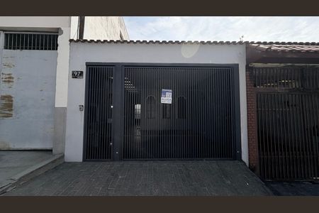 Casa para alugar com 150m², 3 quartos e 2 vagas Casa para alugar com 150m², 3 quartos e 2 vagasFachada