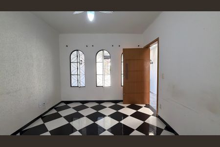 Casa para alugar com 150m², 3 quartos e 2 vagas Casa para alugar com 150m², 3 quartos e 2 vagasSala