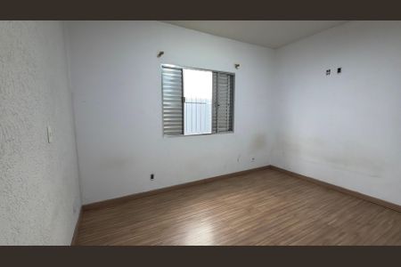Suite de casa para alugar com 3 quartos, 150m² em Parque Sevilha, São Paulo