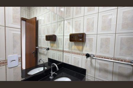 Casa para alugar com 150m², 3 quartos e 2 vagas Casa para alugar com 150m², 3 quartos e 2 vagasBanheiro da Suíte