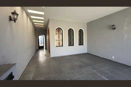 Casa para alugar com 150m², 3 quartos e 2 vagas Casa para alugar com 150m², 3 quartos e 2 vagasGaragem