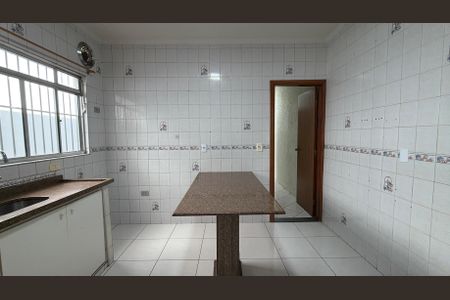 Cozinha de casa para alugar com 3 quartos, 150m² em Parque Sevilha, São Paulo